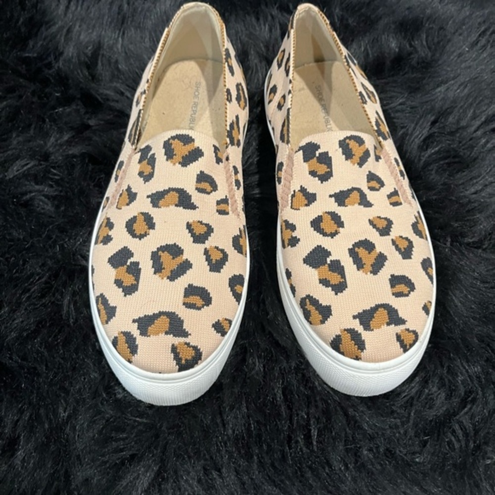 Shoe Republic LA Leopard Slip-On Sneakers - Beige, Black, Tan women’s 8 - Picture 2 of 5